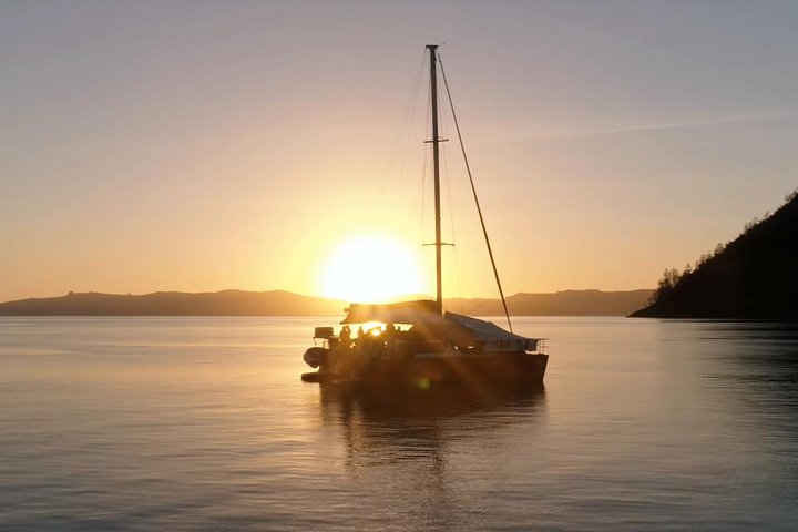 2-Night Whitsunday Islands All-Inclusive Sailing Tour from Airlie Beach - Southport Accommodation