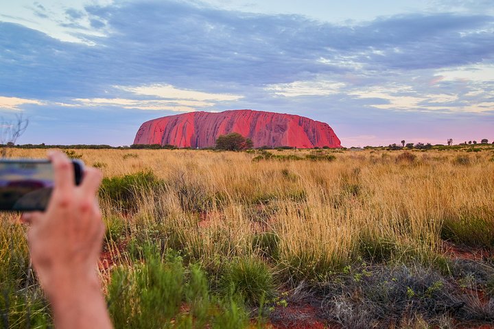 Uluru Ayers Rock Sunset with Outback Barbecue Dinner and Star Tour