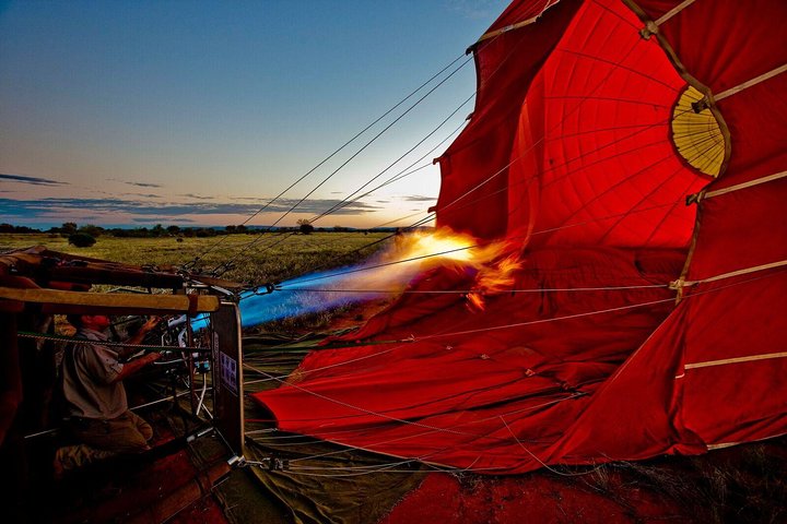 Early Morning Ballooning in Alice Springs - Accommodation Australia