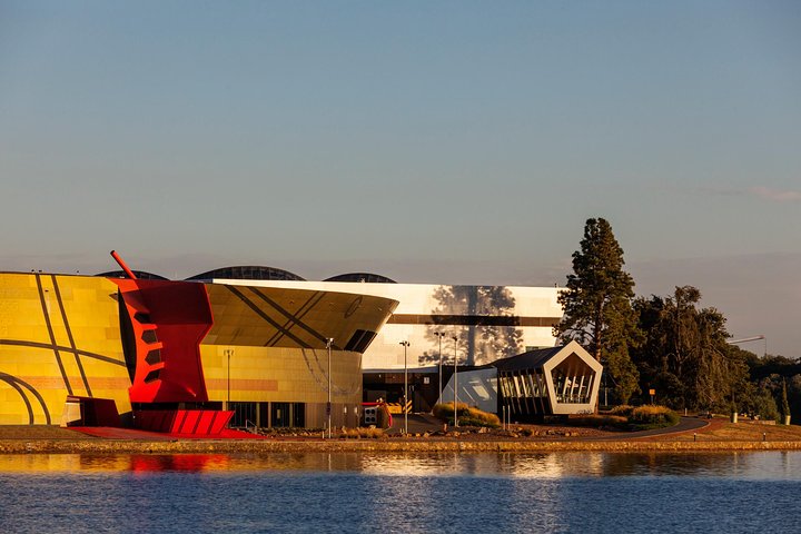 Building + Architecture Tour (10am + 2pm Daily) - Tourism Canberra 0