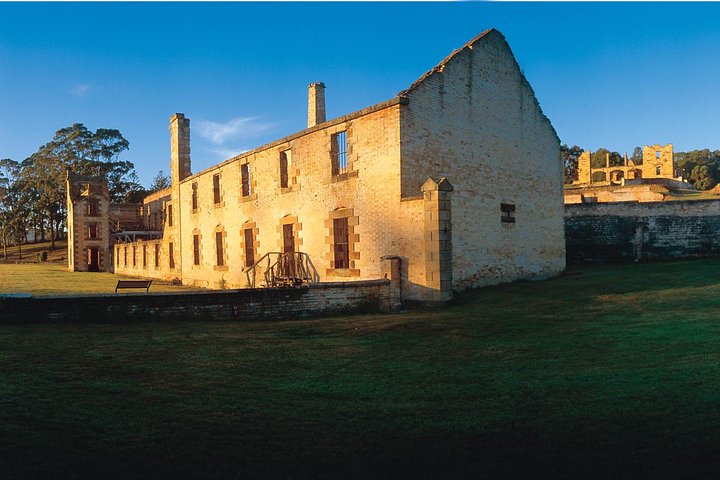Tasman Island Cruises and Port Arthur Historic Site Day Tour from Hobart - Southport Accommodation
