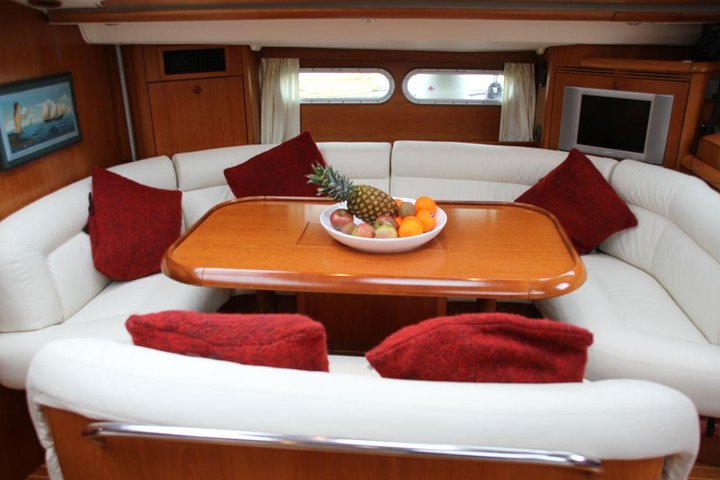 1-Night Whitsundays Private Charter Aboard Cruising Yacht Milady - Southport Accommodation