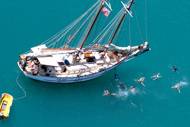 Whitsunday Islands Private Sailing Experience With Snorkeling & Langford Reef - Accommodation Whitsundays 1
