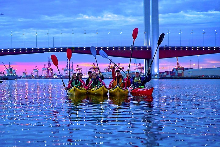 Melbourne City Twilight Kayak Tour - thumb 1