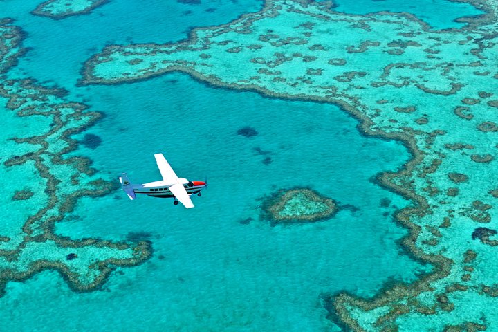 Reef And Island Scenic Flight From Airlie Beach - Accommodation Gladstone 4