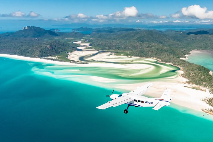 Scenic Flight - Great Barrier Reef, Heart Reef, Whitehaven Beach & Hill Inlet! - thumb 5