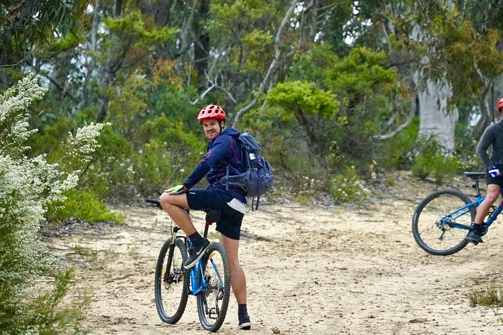 Blue Mountains Hanging Rock SELF-GUIDED Mountain Bike Hire Service - Newcastle Accommodation 4