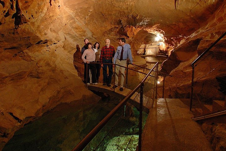 Private Tour: Jenolan Caves & Blue Mountains In A Day - Accommodation Broken Hill 3