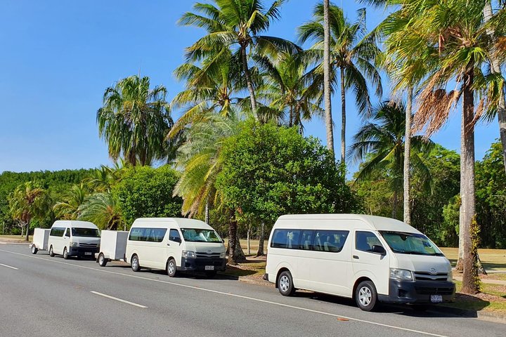 Airport Transfer to or from Cairns hotels for up to 13 people - Accommodation Airlie Beach