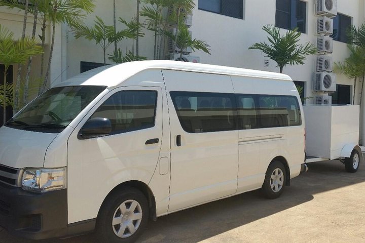 Airport Transfer To Or From Cairns Hotels For Up To 13 People - thumb 2