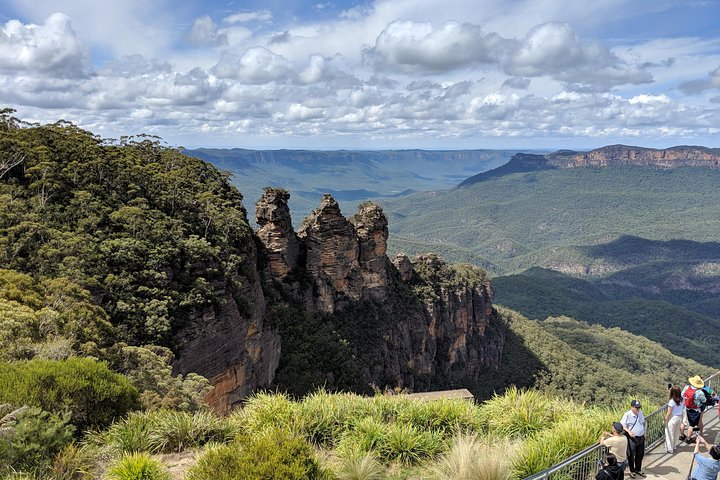 Blue Mountains Private Tour - Wild Kangaroos, Waterfalls And The Three Sisters - thumb 0