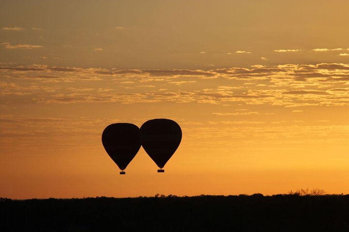 Early Morning Ballooning In Alice Springs - thumb 2