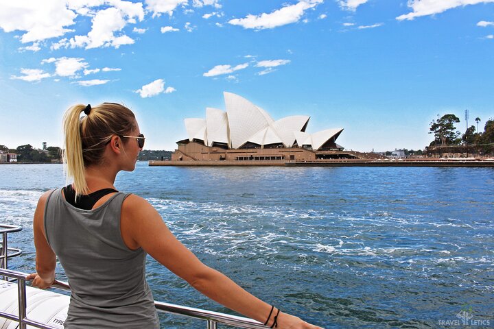 Sydney Harbour Hop On Hop Off Cruise with Taronga Zoo entry - Accommodation Brunswick Heads